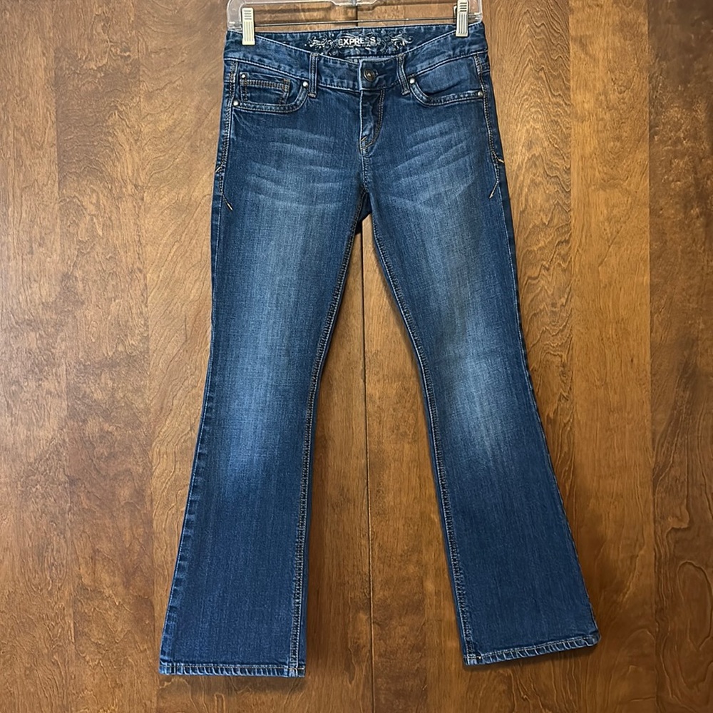 Women’s Express Bootcut blue jeans Actual size 28Wx28L